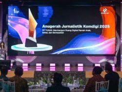 Menkomdigi Meutya Hafid  saat sambutan pada Puncak Anugerah Jurnalistik Komdigi 2025 di Balairung Sosesilo Soedarman, Gedung Sapta Pesona, Jakarta Pusat, Rabu (19/11/2025). (Komdigi)