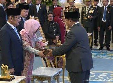 Sepuluh nama tokoh resmi dianugerahi gelar pahlawan nasional oleh Presiden Prabowo Subianto, Senin (10/11/2025). foto: sekpres