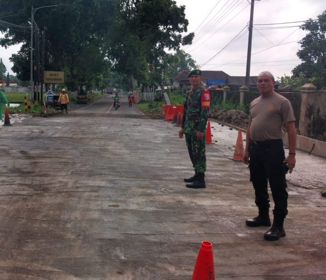 
					Rehabilitasi Jembatan Pohbembem sudah selesai, Ruas jalan provinsi Genteng - Rogojampi di buka kembali. Kamis (18/12/2025)
