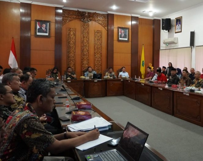 
					Forkopimda Sidoarjo Sepakat Bongkar Tembok Pembatas Akses Jalan Warga Banjarbendo