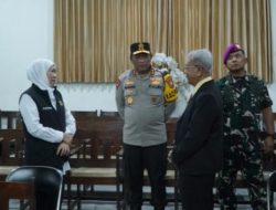 Gubernur Khofifah Bersama Forkopimda Tinjau Pengamanan Natal 2025 di Surabaya