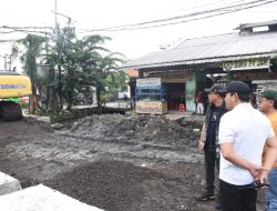 Proyek Rigid Beton Kedungrejo -Wadungasri Deviasi 34 Persen, Bupati Subandi Evaluasi Kinerja Kontraktor