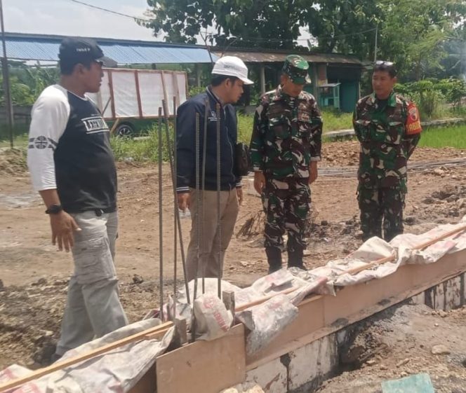 
					Kodim 0817/Gresik Tinjau Progres Pembangunan KDKMP di Kecamatan Driyorejo