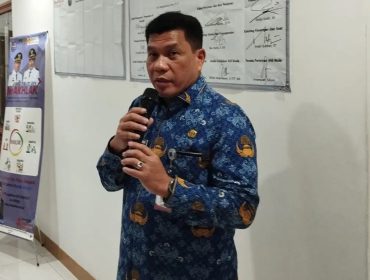 Sekda Depok, Mangnguluang Mansur pada apel Pencanangan Zona Integritas WBK dan WBBM melalui Reformasi Birokrasi yang digelar Dinas Penanaman Modal dan Pelayanan Terpadu Satu Pintu