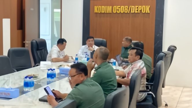 
					Hadapi Potensi Cuaca Ekstrem, Sekda Depok Ikuti Vicon Karya Bakti Bersih-bersih