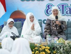 Gubernur Jawa Timur, Khofifah Indar Parawansa, menghadiri Peringatan Isra Mikraj Nabi Muhammad SAW yang dirangkaikan dengan Tahlil Kubro Pimpinan Cabang (PC) Muslimat Nahdlatul Ulama (NU) Kota Surabaya, Sabtu (24/1/2026).