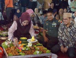 Sambut Harjasda Sidoarjo ke-167, Wabup Mimik Idayana Gelar Makan Bersama Rakyat di Monumen Jayandaru