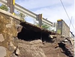 Jembatan Baru di Alasbuluh Banyuwangi Diduga Longsor, Warga Minta Pemerintah Pusat Turun Tangan