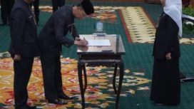 Gubernur Khofifah Lantik Tujuh Pimpinan Tinggi Pratama di lingkungan Pemprov Jatim 