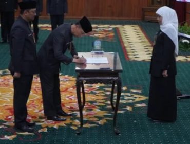 Gubernur Khofifah Lantik Tujuh Pimpinan Tinggi Pratama di lingkungan Pemprov Jatim 