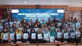 Kadis Kominfo Jatim Sherlita Serahkan 48 SK PPPK paruh Waktu