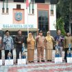 Sekda Kota Depok Bersama Bakesbangpol Serahkan Piala Lomba Siskamling