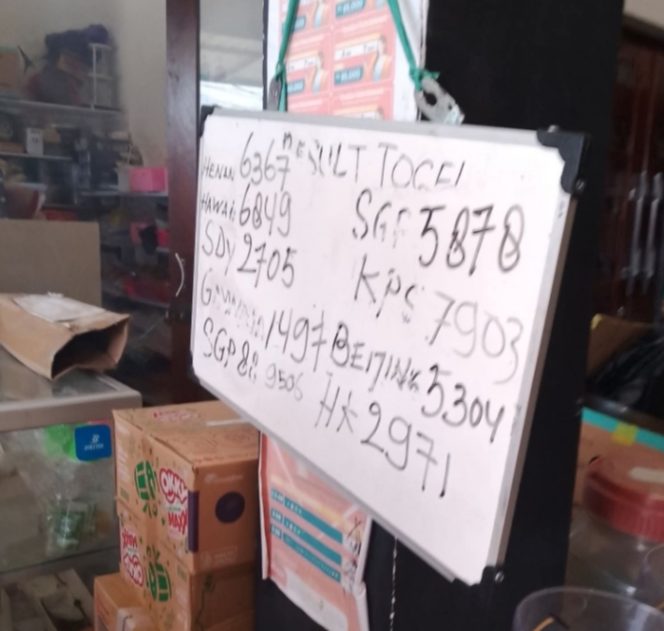 
					Kepulauan Aru Darurat Judi Togel: Selebaran Kode Dijual Bebas di Pasar, Kapolri - Kadiv Propam Diminta Turun Tangan (Dok. Sup)