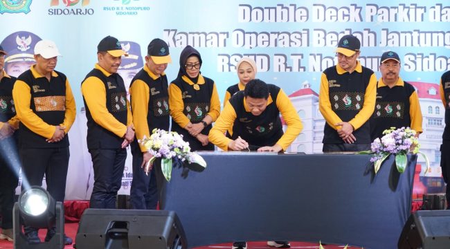 Bupati Subandi Resmikan Double Deck Parkir dan Kamar Operasi Bedah Jantung RSUD Notopuro