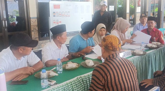 Kenakan Busana Adat Jawa, Joni Resmi Maju Pilkades Jumputrejo dengan Simbol Ketahanan Pangan
