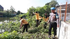 Dukung Gerakan Indonesia ASRI, Polda Jatim Kerahkan Jajaran Polres Bersih-Bersih Serentak