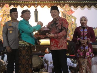 Pagelaran Wayang Kulit Warnai Harjasda ke-167, Bupati Subandi Tekankan Kepemimpinan Berhati Rakyat