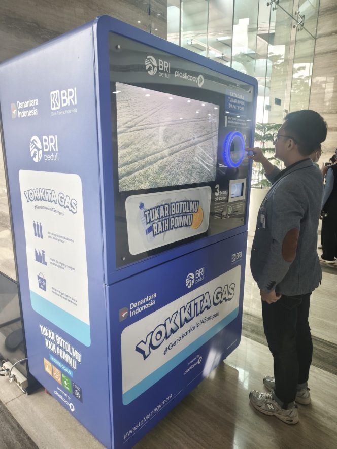 
					Melalui Mesin Daur Ulang RVM, BRI Menara BRILiaN Ajak Peduli Lingkungan