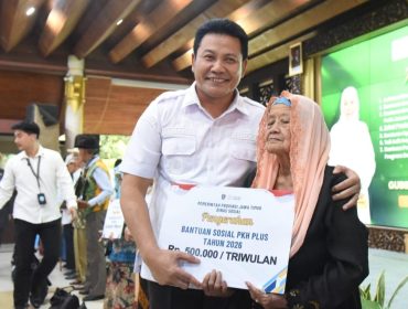 Jelang Ramadan, Khofifah Gelontorkan Rp 3 Miliar Bansos untuk Warga Sidoarjo