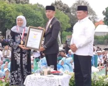 Pemprov Jatim Gelar Bukber 20 Ribu Warga di Masjid Al-Akbar Surabaya