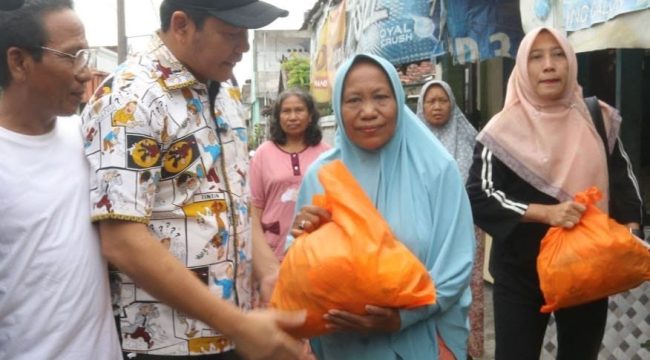 Bupati Subandi Salurkan Kursi Roda dan Alihkan BPJS Warga Miskin ke PBI