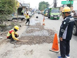 Perbaikan Jalan Digenjot Jelang Lebaran, 41 Ruas di Sidoarjo Ditangani Bertahap