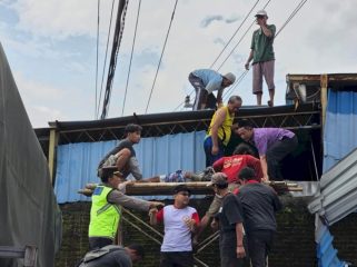 Pekerja Bangunan di Jepara Dilarikan ke RSUD Kartini Usai Tersengat Listrik di Atap Gudang SPPG Lebuawu