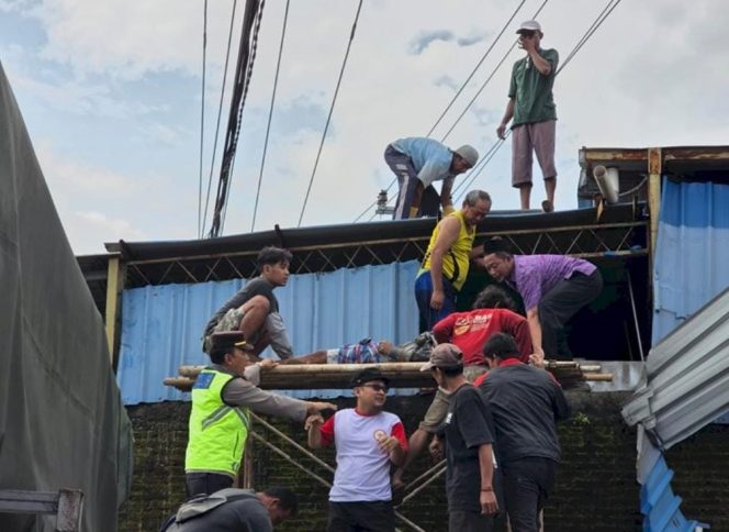 
					Pekerja Bangunan di Jepara Dilarikan ke RSUD Kartini Usai Tersengat Listrik di Atap Gudang SPPG Lebuawu