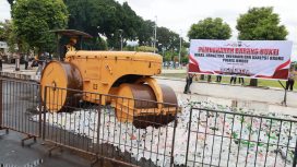 Polres Jember musnahkan ribuan botol miras hasil operasi pekat di bulan ramadhan