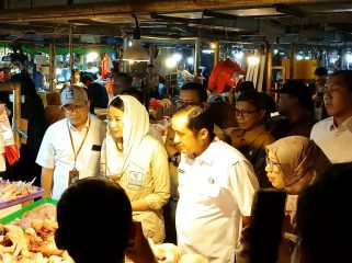 Tinjau Pasar Cisalak Depok, Wamendag Pastikan Stabilitas Harga dan Kebersihan Pasar
