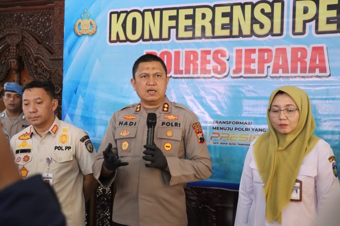 
					Polres Jepara Tetapkan 3 Tersangka Kasus Miras Oplosan Maut di Pakis Aji