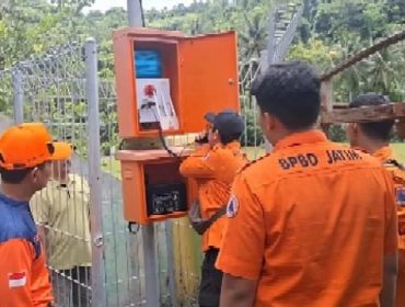 Antisipasi Cuaca Ekstrem, BPBD Jatim Cek 71 Alat Early Warning System di Wilayah Rawan Bencana