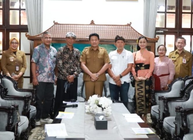 
					Bupati Subandi Perkuat Sinergi dengan PHDI, Tegaskan Komitmen Jaga Kerukunan Umat di Sidoarjo