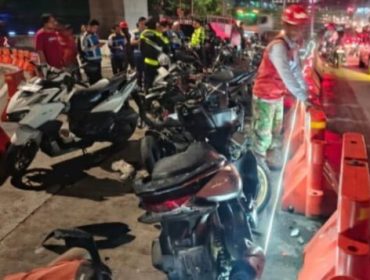 Rem Blong, Truk Box Tabrak 10 Kendaraan di Exit Tol Bawen