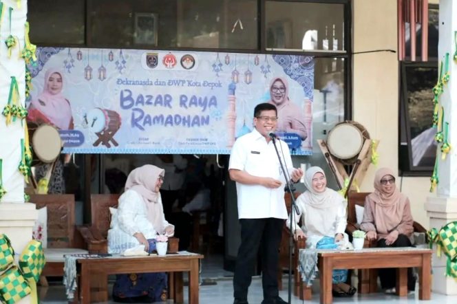 
					Sekretaris Daerah (Sekda) Kota Depok, Mangnguluang Mansur membuka acara Bazar Raya Ramadan tahun 2026 di Halaman Dekranasda Kota Depok.  (dok.Diskominfo Depok)