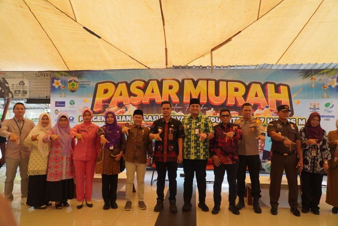 
					Hadiri Operasi Pasar Murah Jepara, Ketua DPRD Dorong Pemerintah Tetap Stabilkan Harga Kebutuhan Pokok