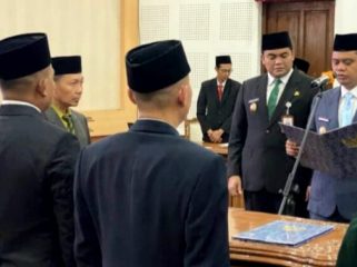 Bupati Jepara H. Witiarso Utomo Lantik 57 pejabat struktural dan fungsional di lingkungan Pemerintah Kabupaten Jepara yang di selenggarakan di Gedung Shima Kamis 12/3/2026).