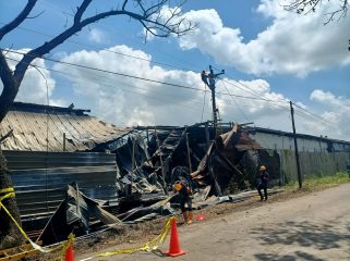 Rentetan kebakaran yang terjadi di Kecamatan Nalumsari Kabupaten Jepara dalam kurun waktu satu bulan ini tercatat empat insiden kebakaran yang terjadi di wilayah tersebut 
Kasi Ketentraman dan Ketertiban (Trantib) Kecamatan Nalumsari , Nurcholis menyampaikan sangat prihatin dengan adanya insiden ini  saat di konfirmasi kamis (12/3/2026)