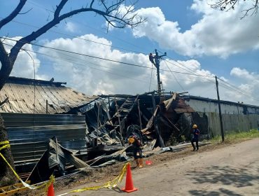 Rentetan kebakaran yang terjadi di Kecamatan Nalumsari Kabupaten Jepara dalam kurun waktu satu bulan ini tercatat empat insiden kebakaran yang terjadi di wilayah tersebut 
Kasi Ketentraman dan Ketertiban (Trantib) Kecamatan Nalumsari , Nurcholis menyampaikan sangat prihatin dengan adanya insiden ini  saat di konfirmasi kamis (12/3/2026)