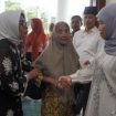Riyayan di Grahadi Diserbu Warga, Khofifah Indar Parawansa Ajak Perkuat Kebersamaan dan Ekonomi Rakyat