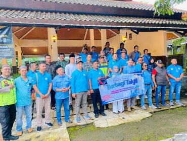 Ramadan Penuh Kebersamaan, Ormas PROGIB DPC Jepara Bagikan 1500 Takjil