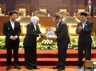 DPRD Jatim Bahas LKPj 2025, Khofifah Paparkan Capaian dan Tekankan Transparansi