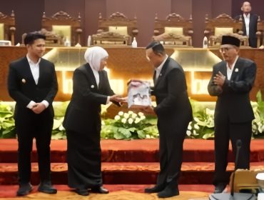 DPRD Jatim Bahas LKPj 2025, Khofifah Paparkan Capaian dan Tekankan Transparansi