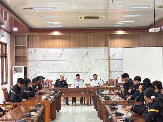 Beri Uang Pembinaan, Ketua DPRD Jepara Bakar Semangat Atlet Karate di Kejurprov Jateng