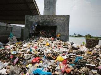Bupati Subandi Dorong Pembenahan Menyeluruh Pengelolaan Sampah di Sidoarjo