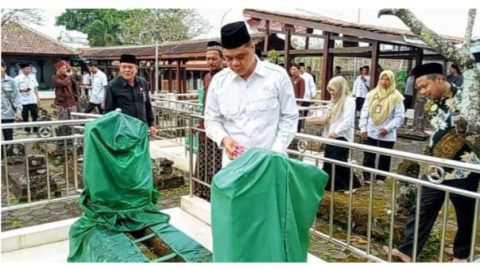 Hari Jadi Jepara ke-477 Bupati Jepara Witiarso Utomo di ikuti oleh Wakil Bupati dan Forkopinda beserta jajarannya ajak teladani perjuangan leluhur (Rabu 8/4/2026).