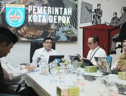 Sekretaris Daerah (Sekda) Kota Depok, Mangnguluang Mansur, membuka acara sidang kelompok Musrenbang RKPD 2027 secara virtual zoom meeting. (Dok. Diskominfo Depok)