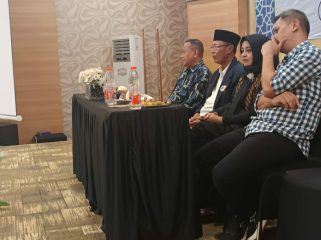 Ketua DPD Partai Nasdem Jember bersama.Anggotah DPRD .H.Khurul Fatoni.