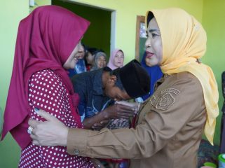 Wabup Sidoarjo Takziah ke Rumah Duka Balita Korban Terseret Arus Sungai di Kalidawir