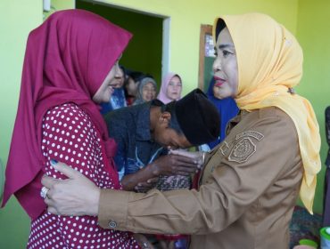 Wabup Sidoarjo Takziah ke Rumah Duka Balita Korban Terseret Arus Sungai di Kalidawir